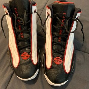 Youth JORDANS SIZE 7